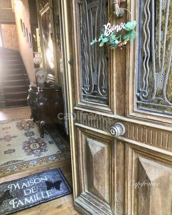 Maison de caractère – 5 à 7 chambres – 5000 m² avec piscine – à 5 min des commerces
