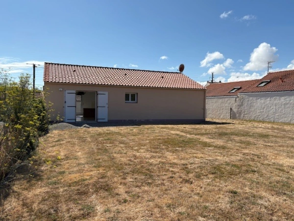 Maison à vendre 3 pièces-jardin 510 m2-Chaumes en retz (44)