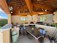 Maison à vendre 4 pièces Garage Piscine Cuisine d'été LARAGNE MONTEGLIN (05)