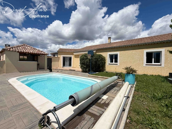 Maison à vendre 4 pièces Garage Piscine Cuisine d'été LARAGNE MONTEGLIN (05)