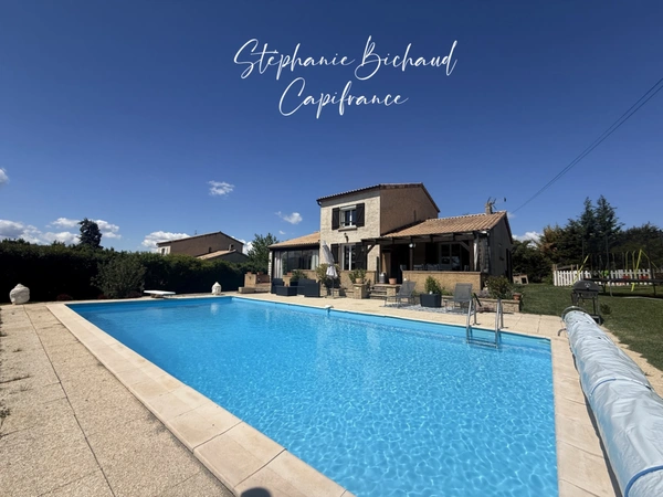 Maison à vendre 5 pièces THEZE (04) 1465 m² TERRAIN PISCINE