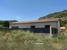 Maison de plain-pied récente – 81,5 m² – 3 chambres – Garage - Châteauneuf-de-Chabre (05)