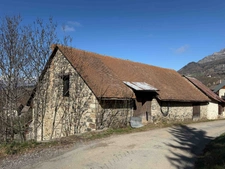 Farmhouse, barns, garden for sale, 8 rooms, SAINT MICHEL DE CHAILLOL (05)