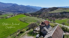 Propriete à vendre 9 pièces JARJAYES (05) dépendances zone touristique 1,8 hectare