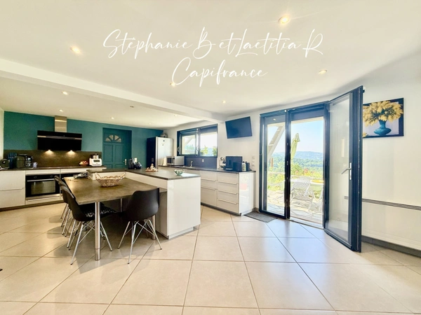 Propriete à vendre 7 pièces SAINT BONNET EN CHAMPSAUR (05)