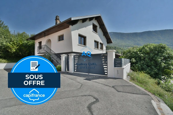VALSERHÔNE (01) – Maison 6 pièces 142 m² – Vue montagne – 570 m² de terrain – Sous-sol complet