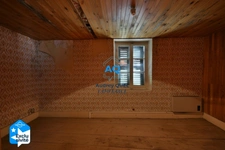 Old house for sale, 4 rooms - MONTANGES (01200)