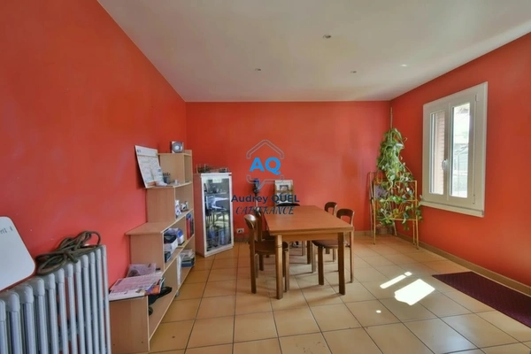 Maison familiale - 6 pièces - 164 m² de surface totale (91m² habitables) avec vue dégagée et fort potentiel – VALSERHONE (01)