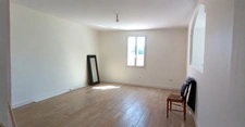 Maison 6 pièces 180m2 avec un terrain de 800m2 et un autre de 1120m2 LA ROCHE CHALAIS (24)
