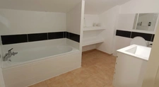 Maison 6 pièces 180m2 avec un terrain de 800m2 et un autre de 1120m2 LA ROCHE CHALAIS (24)