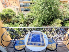 Appartement à vendre 2 pièces et balcon  (06)