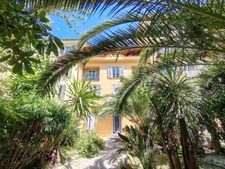 Appartement à vendre 2 pièces et balcon  (06)