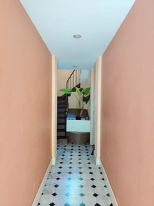 Appartement à vendre 2 pièces et balcon  (06)
