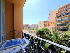 Appartement à vendre 2 pièces et balcon  (06)