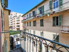Appartement à vendre 2 pièces et balcon  (06)