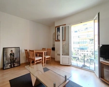 Appartement à vendre 2 pièces et balcon  (06)