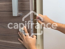 Dpt Essonne (91), à vendre MONTLHERY Locaux d'activité boutique