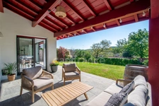 ASCAIN - House of 128 m² built in 2012 - Land of 1,000.00 m² - And its 2-room apartment of 25 m²
