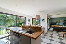 ASCAIN - House of 128 m² built in 2012 - Land of 1,000.00 m² - And its 2-room apartment of 25 m²