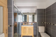 A vendre à Hendaye, appartement T3 de 61 m² avec terrasse en rez de jardin.  