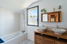 ASCAIN - House of 128 m² built in 2012 - Land of 1,000.00 m² - And its 2-room apartment of 25 m²