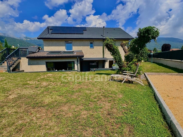🏠 Belle villa de 181 m2 avec deux appartements indépendants