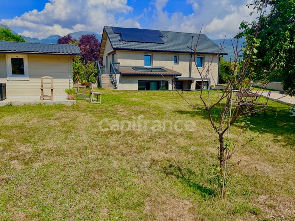 🏠 Belle villa de 181 m2 avec deux appartements indépendants