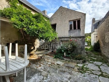 HUELOOGAT – IMMEUBLE , LOGEMENTS ET FORT POTENTIEL