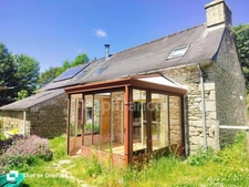 Maison en pierre – 2 500 m² de terrain – Calme absolu et nature 