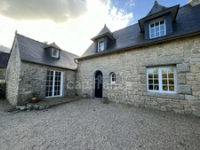 Maison en pierre avec plus d’un hectare de terrain – Berrien