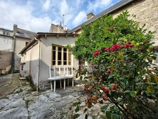 HUELOOGAT – IMMEUBLE , LOGEMENTS ET FORT POTENTIEL