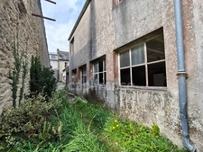 HUELOOGAT – IMMEUBLE , LOGEMENTS ET FORT POTENTIEL