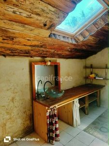 Maison en pierre – 2 500 m² de terrain – Calme absolu et nature 