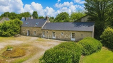  Maison entièrement rénovée | + de 3 hectares | 4 dépendances | Au cœur des Monts d'Arrée