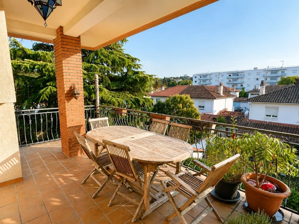 Toulouse Soupetard – Appartement familial T6 de 173 m² avec terrasse, piscine, jardin et garage