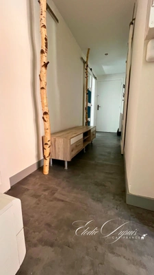 Coup de cœur centre Modane  T3 rénové, balcon, grenier, cour privée