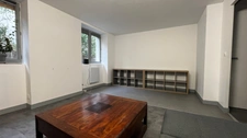 Coup de cœur centre Modane  T3 rénové, balcon, grenier, cour privée