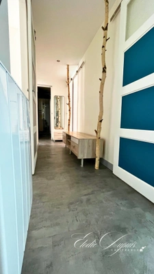 Coup de cœur centre Modane  T3 rénové, balcon, grenier, cour privée