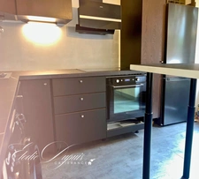 Coup de cœur centre Modane  T3 rénové, balcon, grenier, cour privée