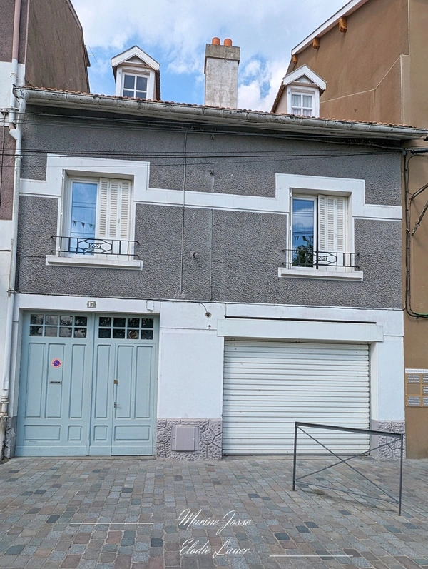 À Vendre – Maison de Ville avec Local Commercial, Terrasse, Dépendance & Grand Garage – Hyper-Centre de Tarbes