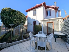 Lourdes – Maison de caractère style basque, modulable, idéale pour un projet familial ou locatif.
