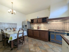 Lourdes – Maison de caractère style basque, modulable, idéale pour un projet familial ou locatif.