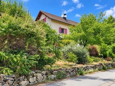 Entre lacs, montagnes et nature, une maison familiale avec une magnifique vue dégagée