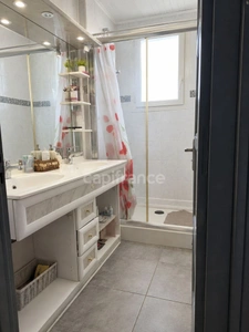 A welcoming house with a wooded garden, close to all amenities!