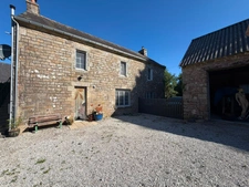 COUP DE CŒUR – Authentique maison en pierre avec atelier et jardin sans vis-à-vis à Ploërdut