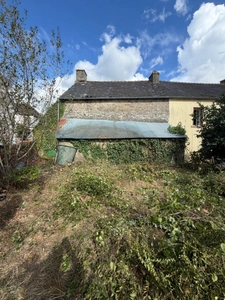 Maison en pierre à rénover entièrement – Beau potentiel au cœur du Croisty