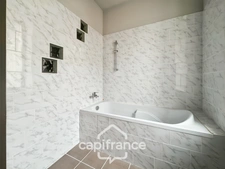 Building for sale in SAINT VALLIER (26)