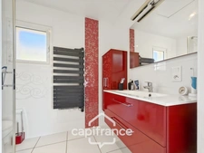 Maison Familiale avec piscine composée de 5 chambres sur ANJOU (38)