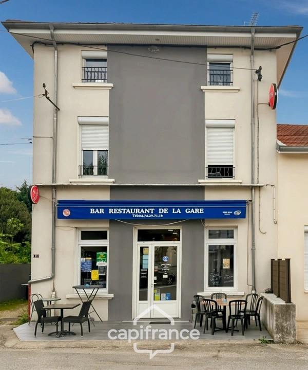 Immeuble à vendre SALAISE SUR SANNE (38) 3 appartements et un local commercial