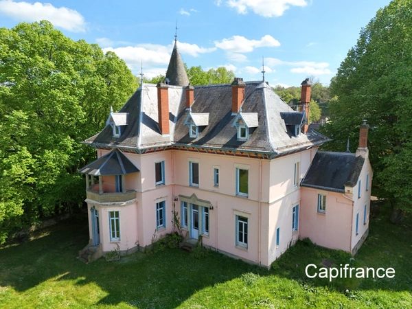 Dpt Isère (38), à vendre à EYZIN PINET propriété de 600 m² sur un Terrain de 1,20 Ha 
